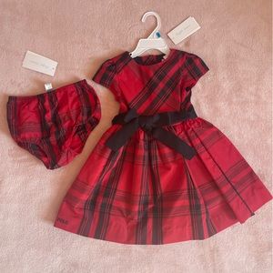 Little girls Holiday dress size 24M. Never worn with tags.